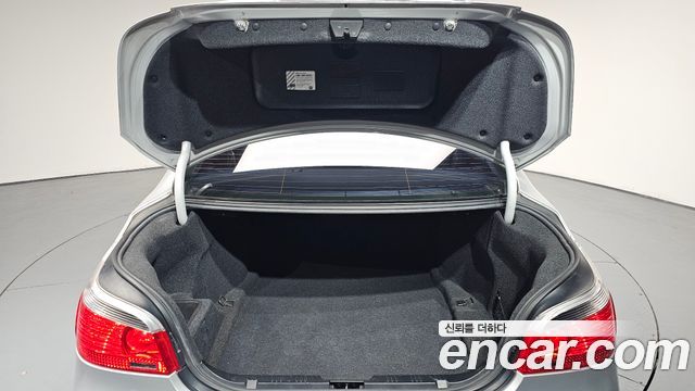 BMW 5-Series 2006 — photo 20