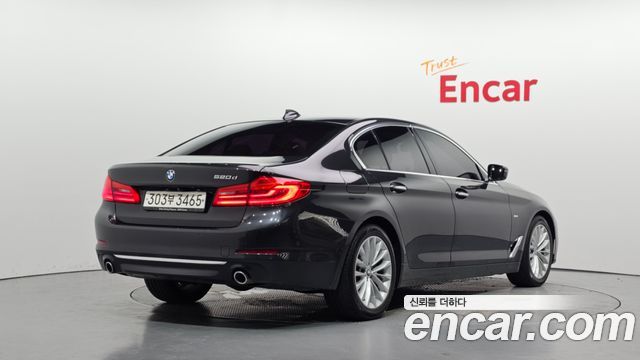 BMW 5-Series 2018 — photo 2