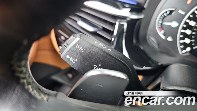 BMW 5-Series 2018 — photo 27