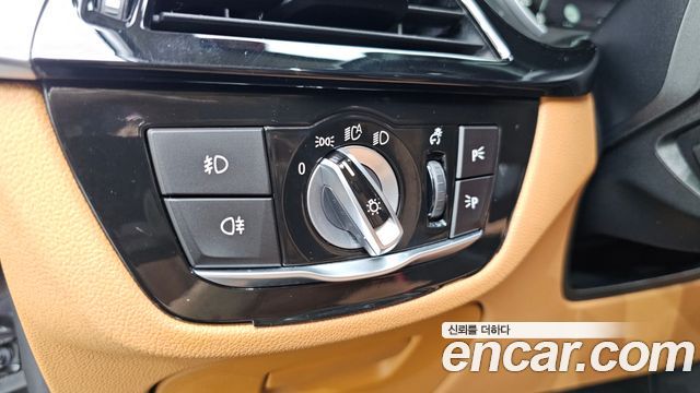 BMW 5-Series 2018 — photo 28