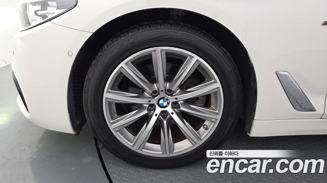 BMW 5-Series 2018 — photo 5