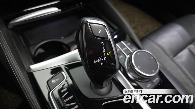 BMW 5-Series 2018 — photo 12