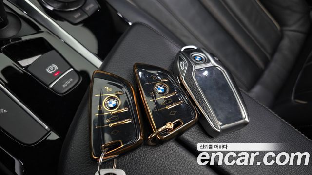 BMW 5-Series 2018 — photo 22