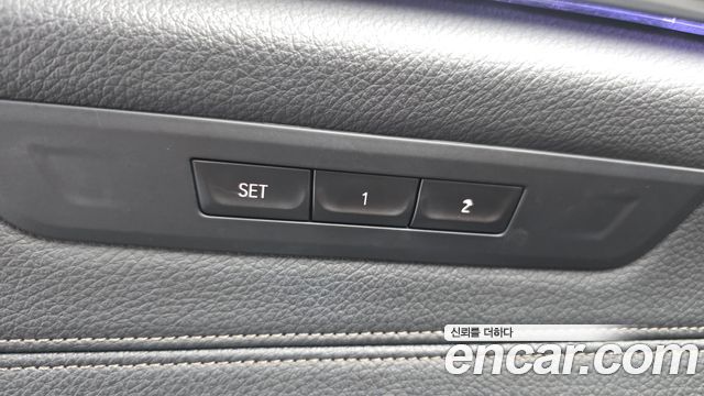 BMW 5-Series 2018 — photo 33
