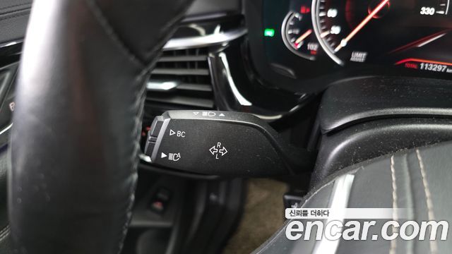 BMW 5-Series 2018 — photo 37