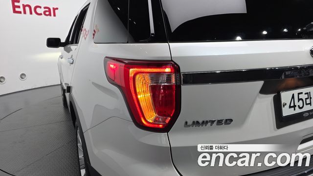 Ford Explorer 2019 — photo 9