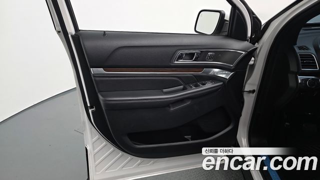 Ford Explorer 2019 — photo 14