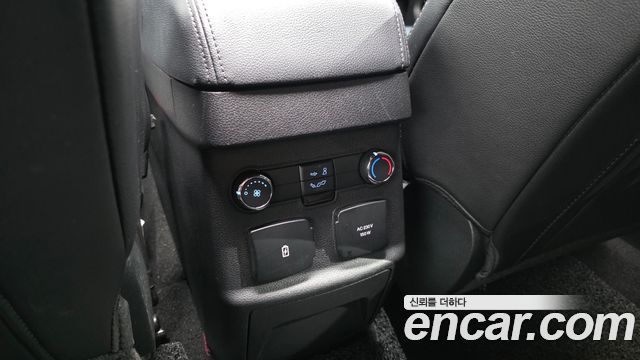 Ford Explorer 2019 — photo 32