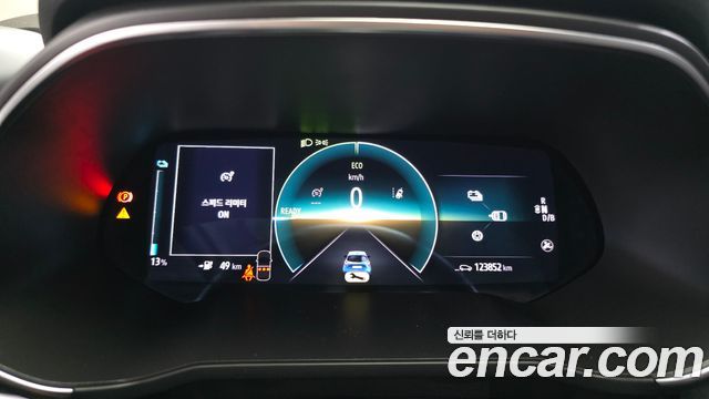 Renault Korea Zoe 2021 — photo 11