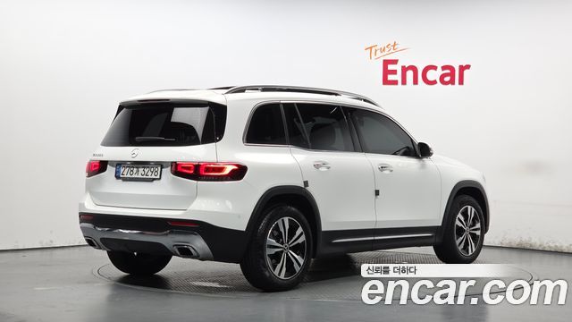 Mercedes-Benz GLB-Class 2021 — photo 2