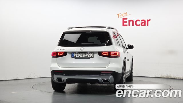 Mercedes-Benz GLB-Class 2021 — photo 4