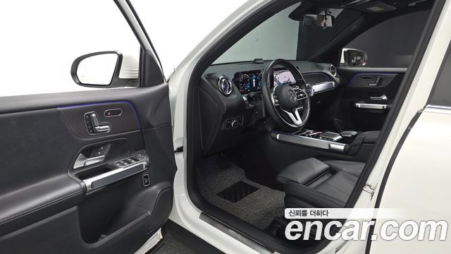 Mercedes-Benz GLB-Class 2021 — photo 13