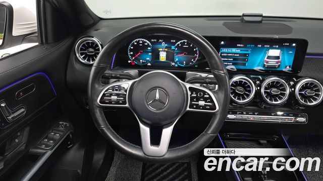 Mercedes-Benz GLB-Class 2021 — photo 20