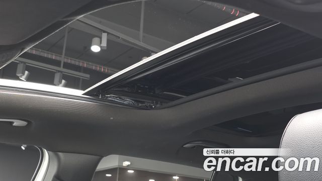 Mercedes-Benz GLB-Class 2021 — photo 25