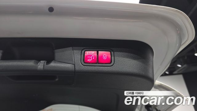 Mercedes-Benz GLB-Class 2021 — photo 26