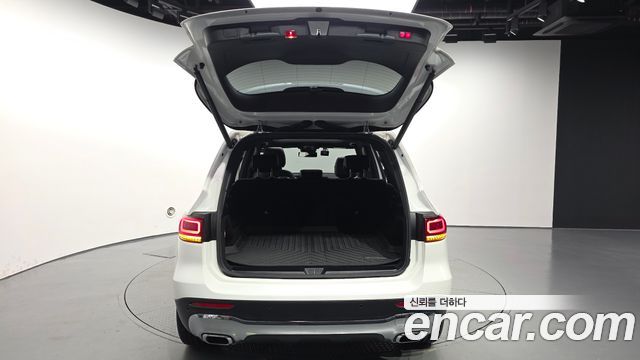 Mercedes-Benz GLB-Class 2021 — photo 33