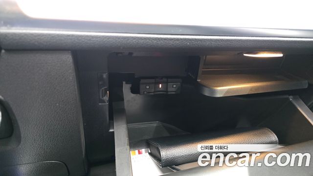 Mercedes-Benz GLB-Class 2021 — photo 34