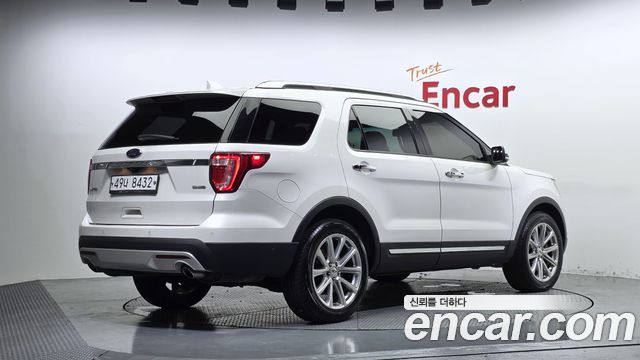 Ford Explorer 2016 — photo 2