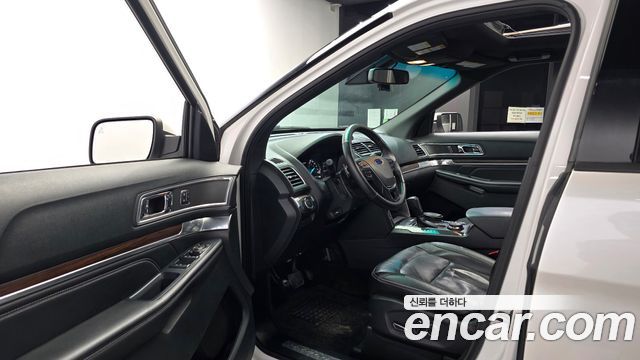 Ford Explorer 2016 — photo 10