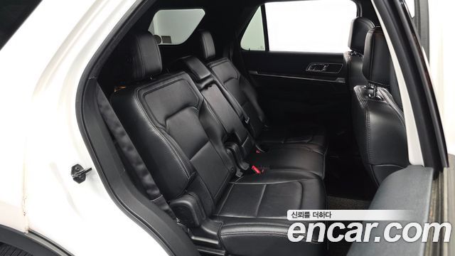 Ford Explorer 2016 — photo 12