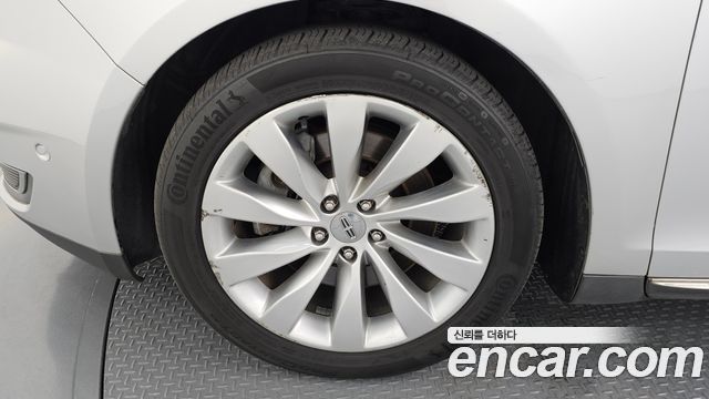 Lincoln MKS 2014 — photo 5