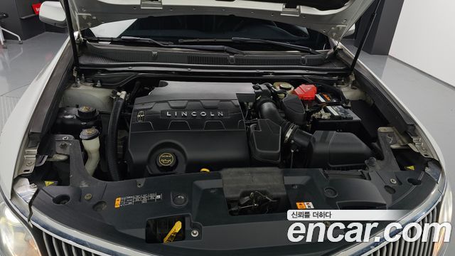 Lincoln MKS 2014 — photo 6