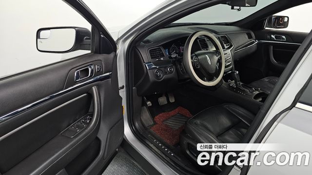 Lincoln MKS 2014 — photo 10