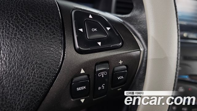 Lincoln MKS 2014 — photo 16