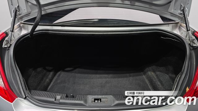 Lincoln MKS 2014 — photo 20