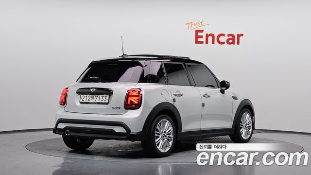 Mini Cooper 2022 — photo 2