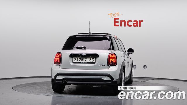Mini Cooper 2022 — photo 4