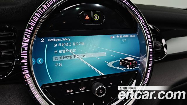 Mini Cooper 2022 — photo 22