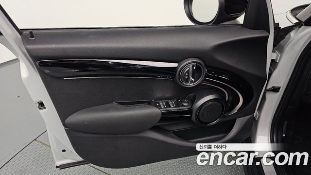 Mini Cooper 2022 — photo 14