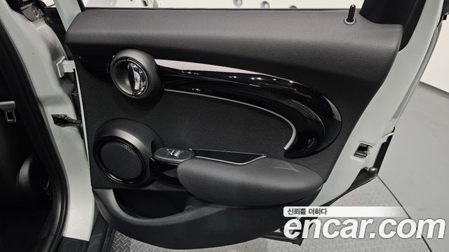 Mini Cooper 2022 — photo 15