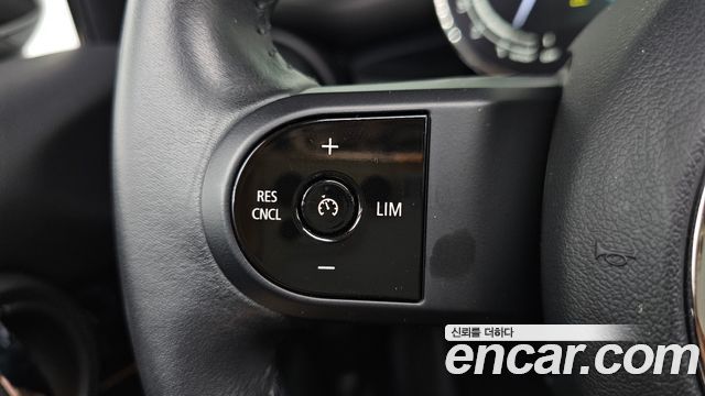 Mini Cooper 2022 — photo 29