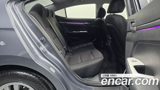 Hyundai AVANTE 2020 — photo 12