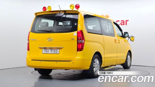 Hyundai Starex 2016 — photo 2