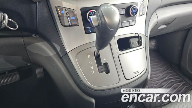 Hyundai Starex 2016 — photo 9