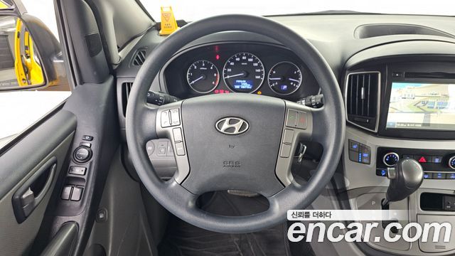 Hyundai Starex 2016 — photo 12