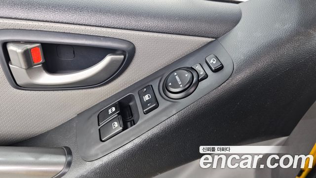 Hyundai Starex 2016 — photo 17