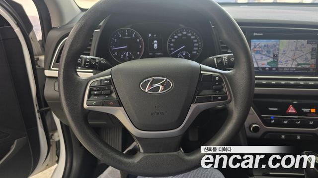 Hyundai AVANTE 2018 — photo 8