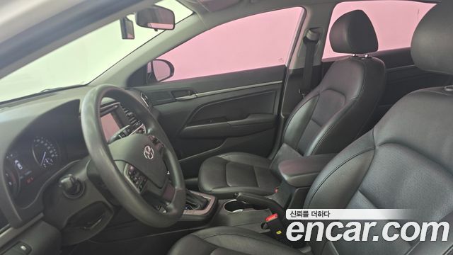 Hyundai AVANTE 2018 — photo 15