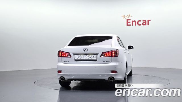 Lexus IS 2012 — photo 4
