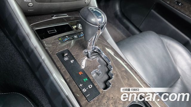 Lexus IS 2012 — photo 9