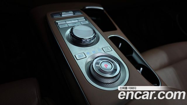 Genesis GV70 2021 — photo 12