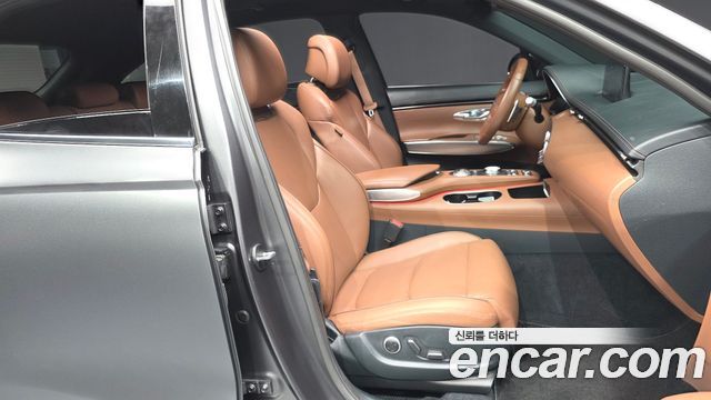 Genesis GV70 2021 — photo 17