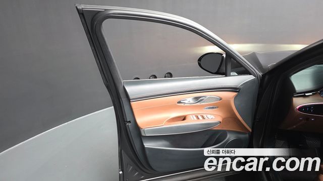 Genesis GV70 2021 — photo 14