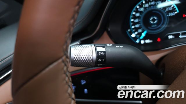 Genesis GV70 2021 — photo 29