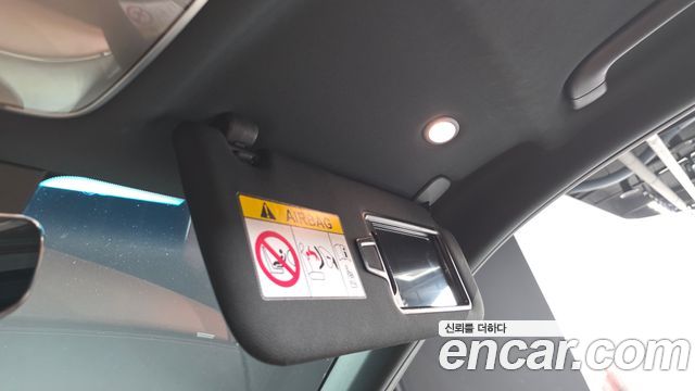 Genesis GV70 2021 — photo 35
