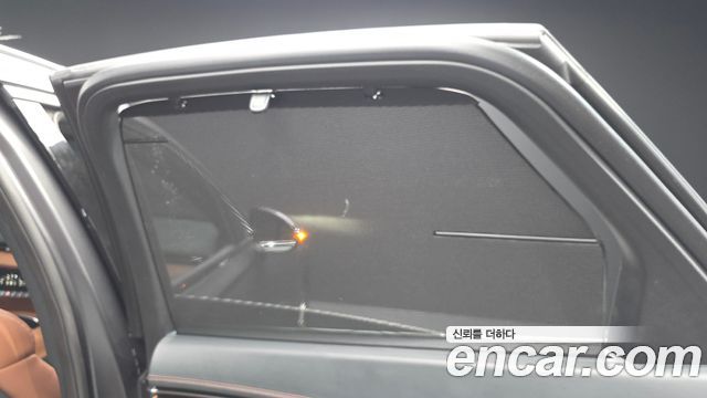 Genesis GV70 2021 — photo 37